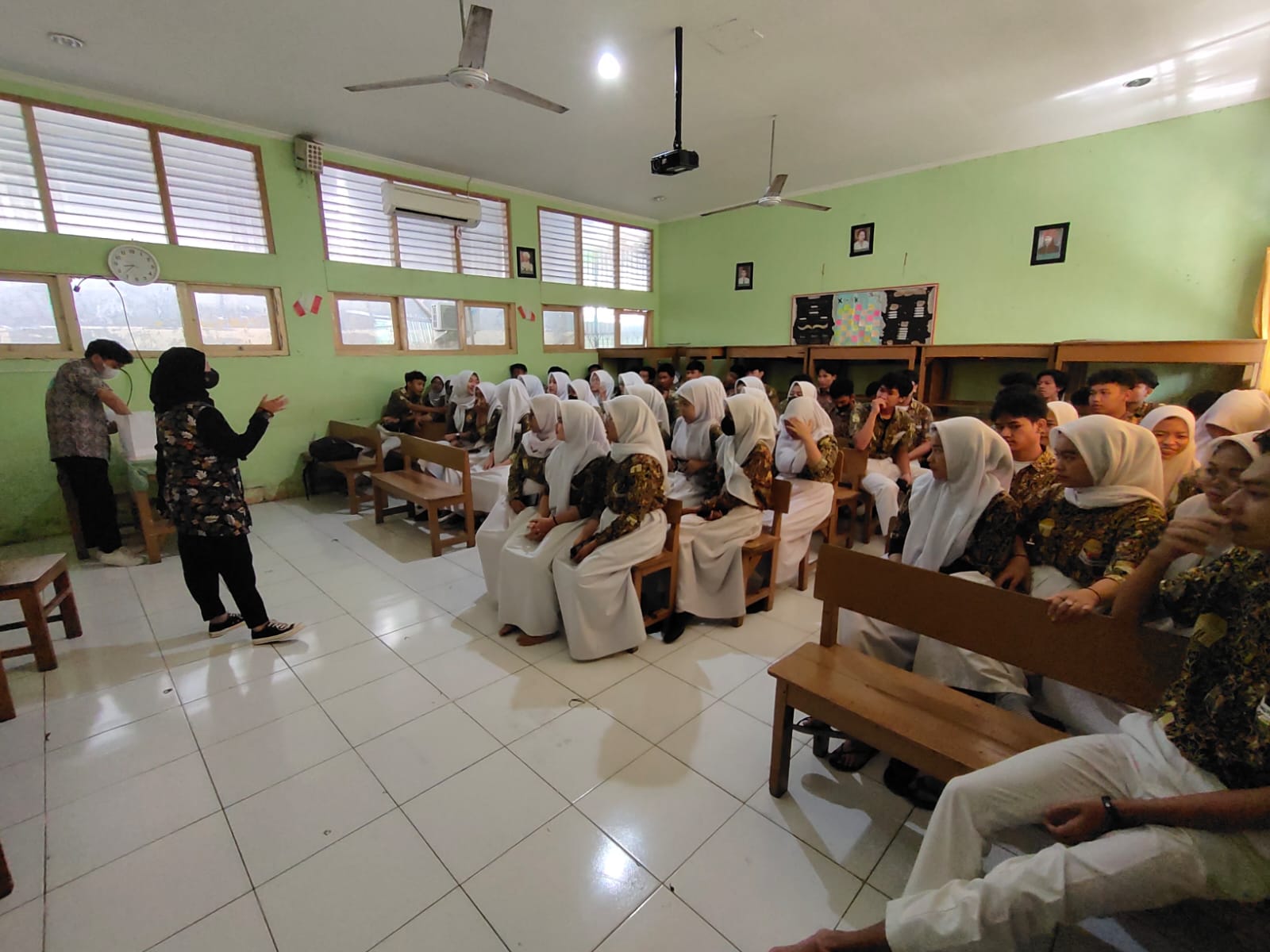 Persentasi Program Kuliah kepada Siswa/i