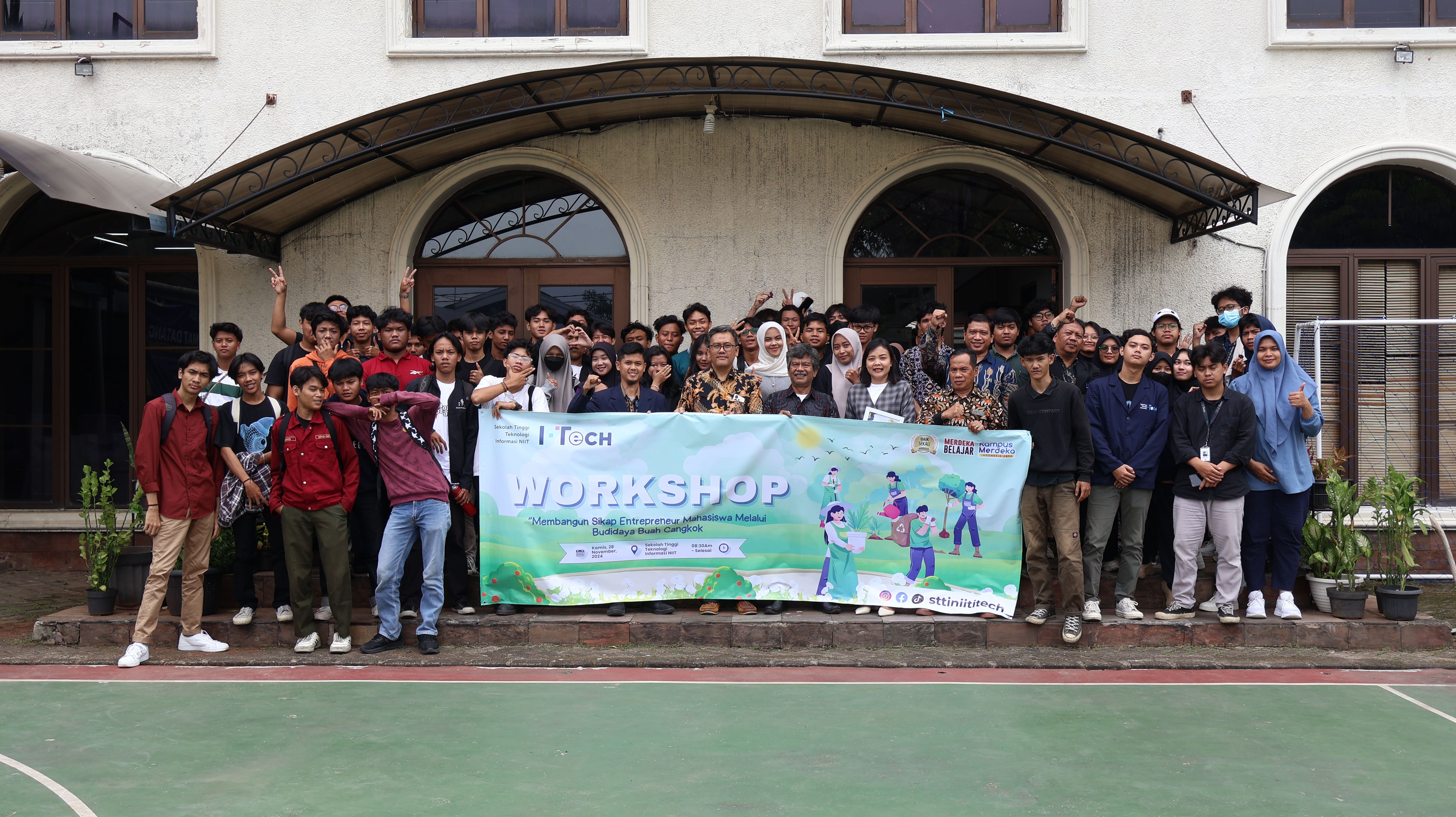 Workshop: Membangun Sikap Entrepeneur Mahasiswa Melalui Budidaya Buah Cangkok